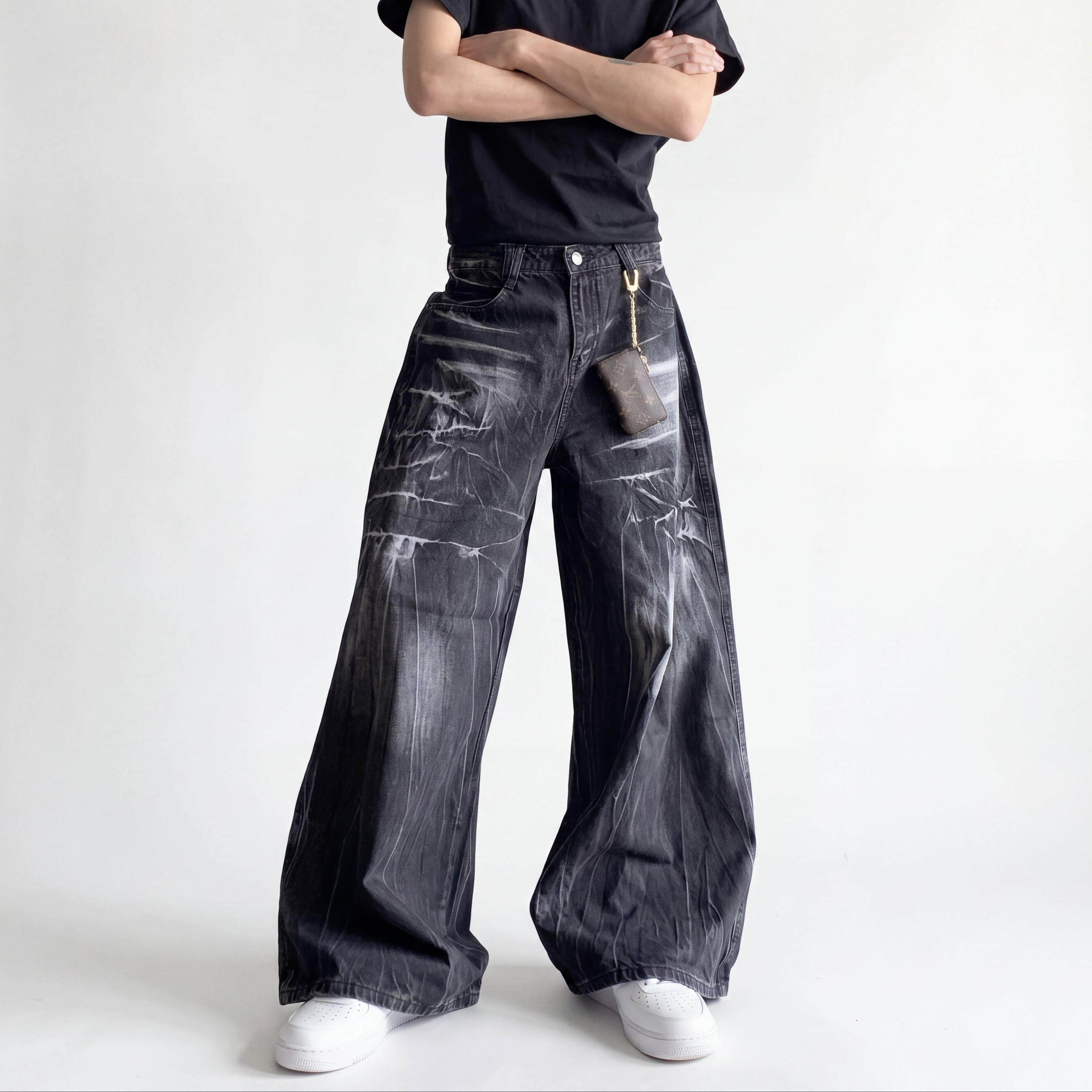 Men's Signature Wide Leg Distressed Jeans