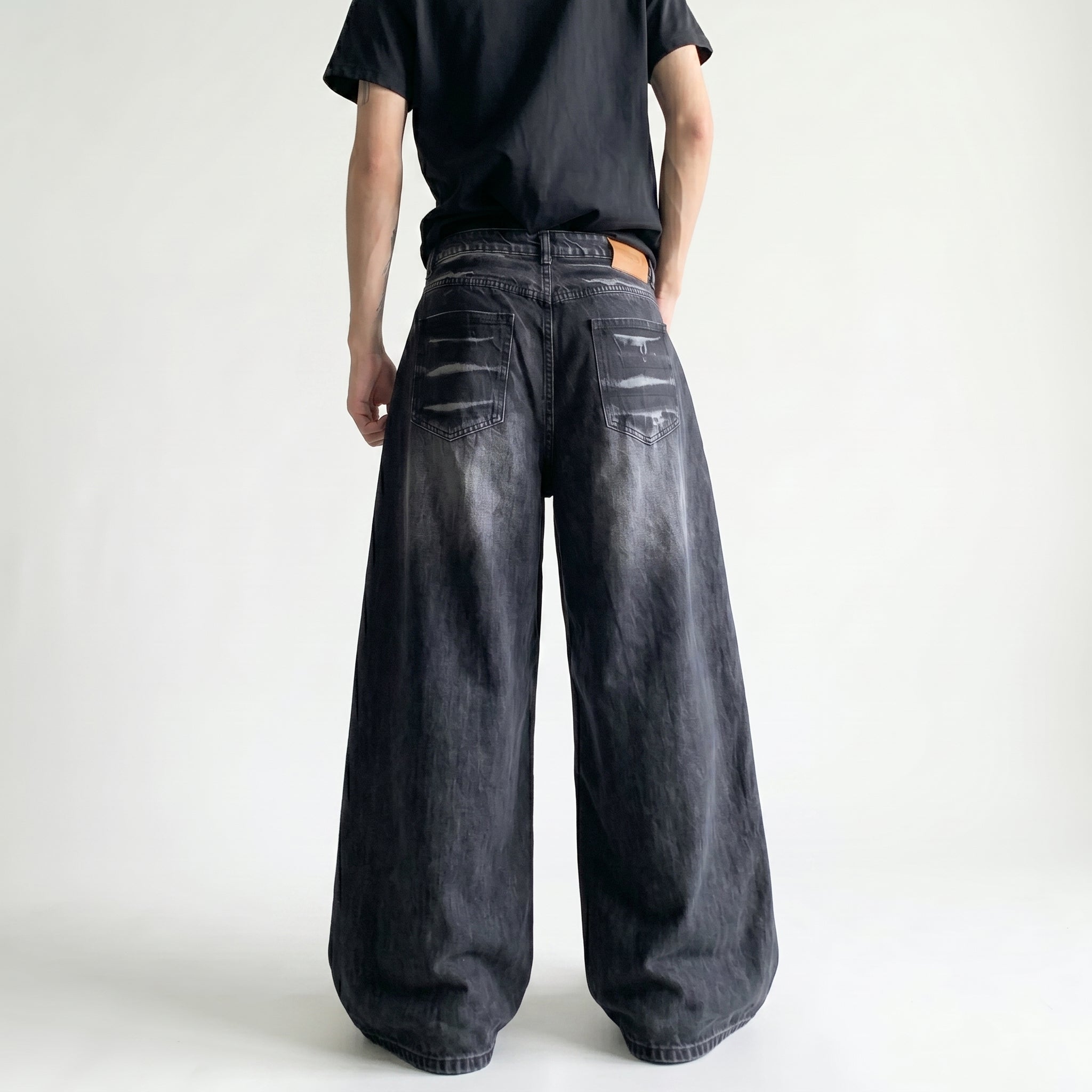 Men's Signature Wide Leg Distressed Jeans